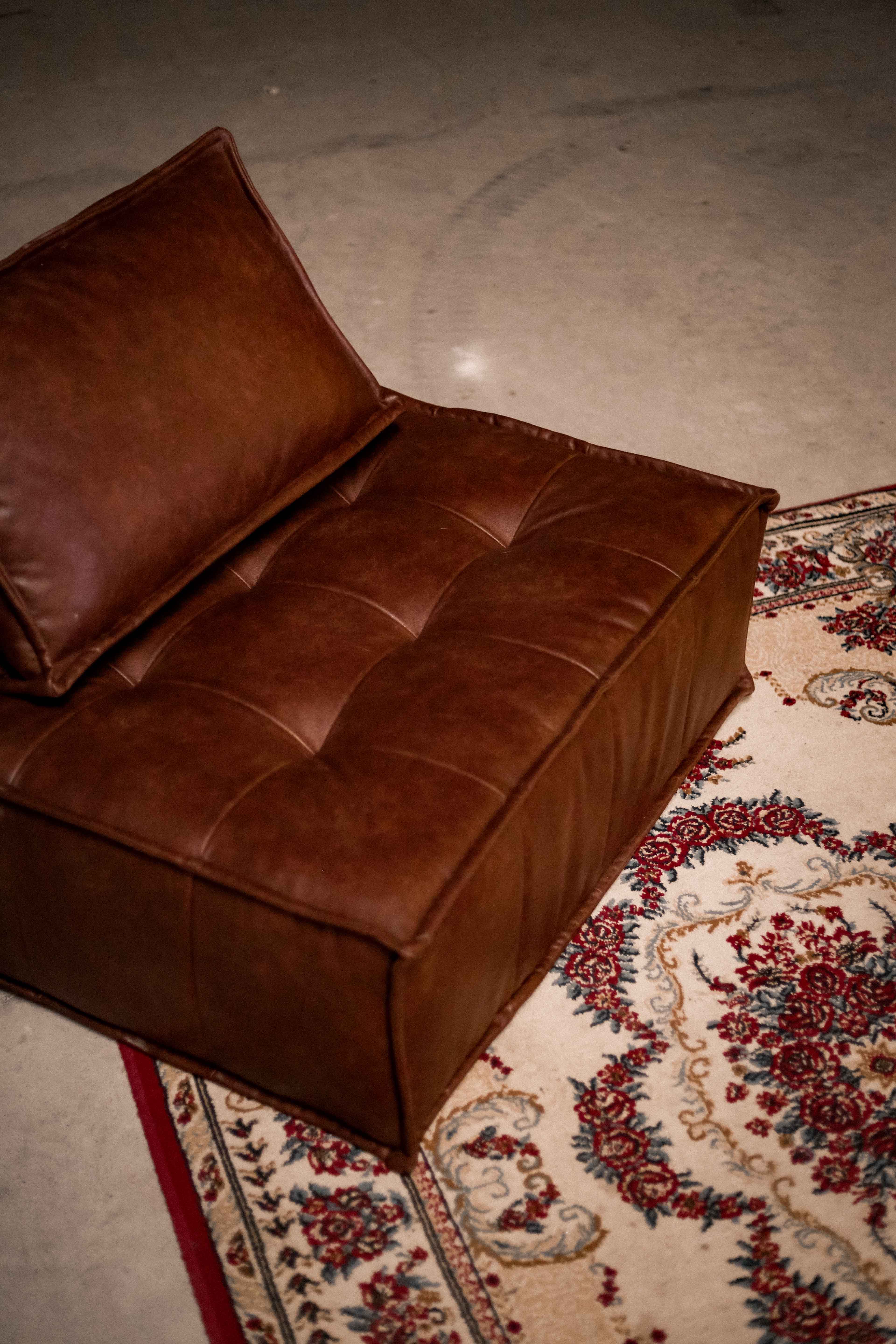 Antico Lounge Chair